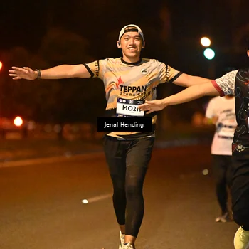 Runner Photo 7732002