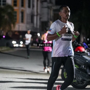 Runner Photo 7732003