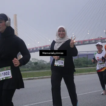 Runner Photo 7732020