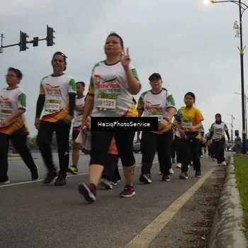 Runner Photo 7732027