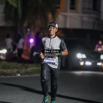Runner Photo 7732028