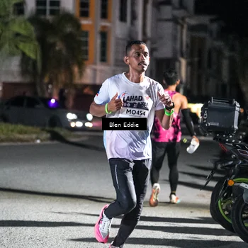 Runner Photo 7732050