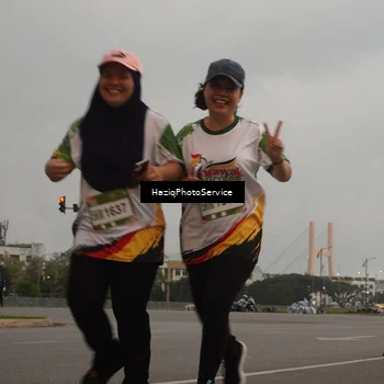 Runner Photo 7732057