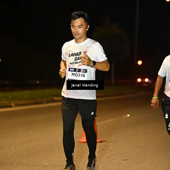 Runner Photo 7732064