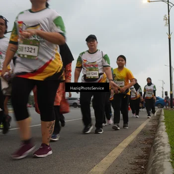 Runner Photo 7732079