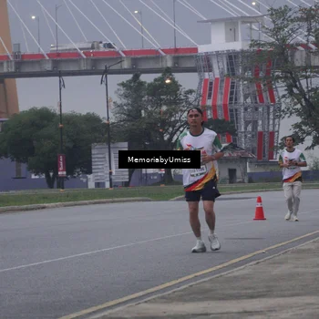 Runner Photo 7732107