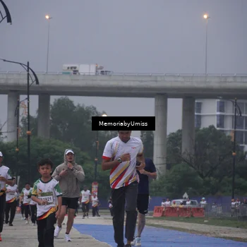 Runner Photo 7732110