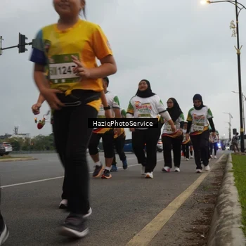 Runner Photo 7732119