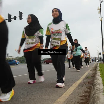 Runner Photo 7732142