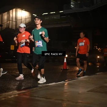 Runner Photo 7732171