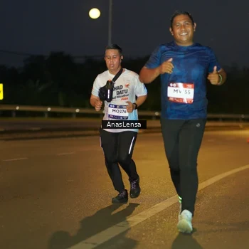 Runner Photo 7732172