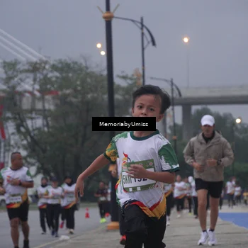 Runner Photo 7732192
