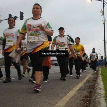 Runner Photo 7732214