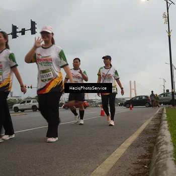 Runner Photo 7732262