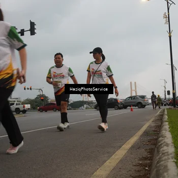 Runner Photo 7732280
