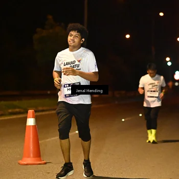 Runner Photo 7732293