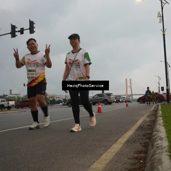 Runner Photo 7732298