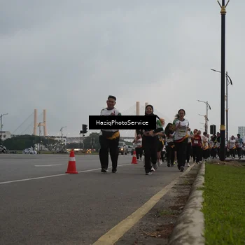 Runner Photo 7732362