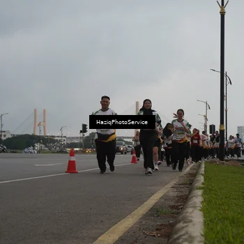 Runner Photo 7732372