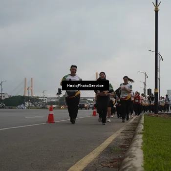 Runner Photo 7732380