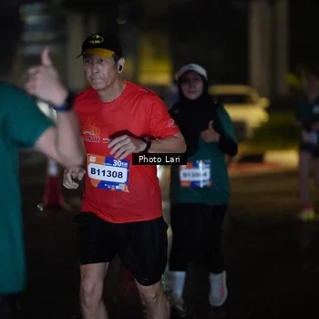 Runner Photo 7732391