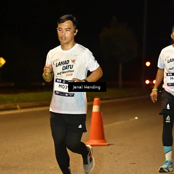 Runner Photo 7732400