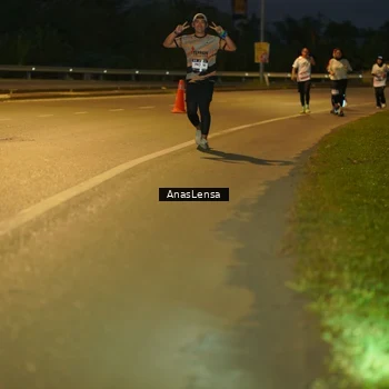Runner Photo 7732401