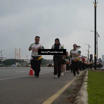 Runner Photo 7732411