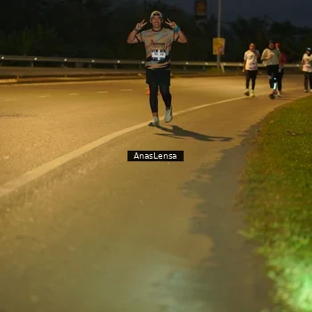 Runner Photo 7732414