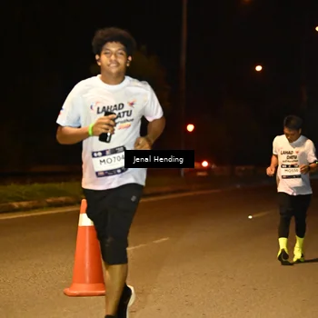 Runner Photo 7732415