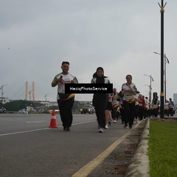 Runner Photo 7732418