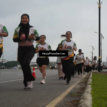 Runner Photo 7732458