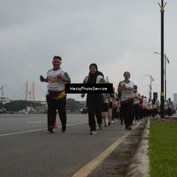 Runner Photo 7732469