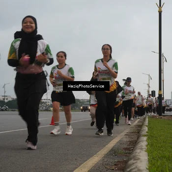 Runner Photo 7732476