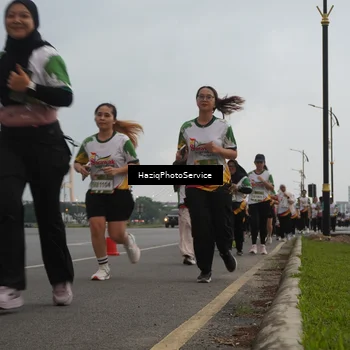Runner Photo 7732492