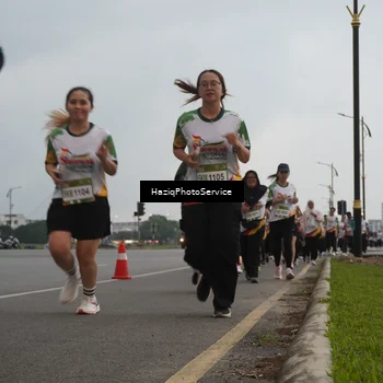 Runner Photo 7732500