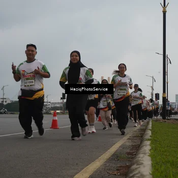 Runner Photo 7732501