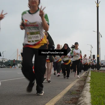 Runner Photo 7732525