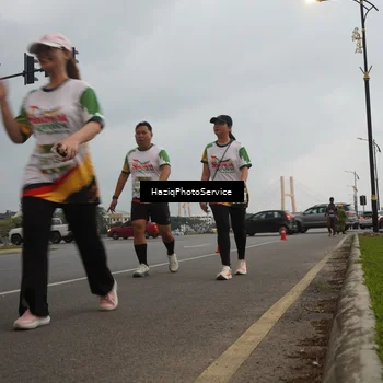 Runner Photo 7732553