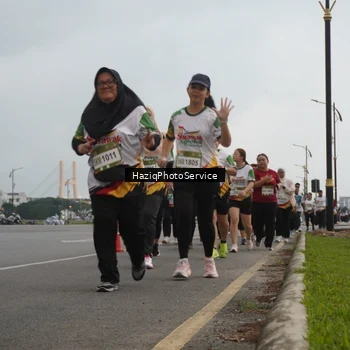 Runner Photo 7732595