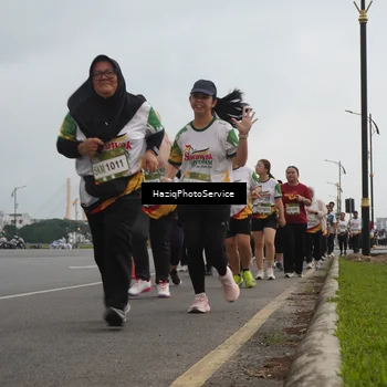 Runner Photo 7732600