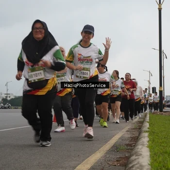 Runner Photo 7732602