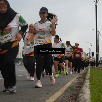 Runner Photo 7732627