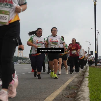 Runner Photo 7732704