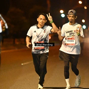 Runner Photo 7732717