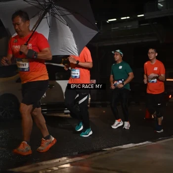 Runner Photo 7732733