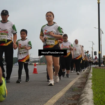 Runner Photo 7732762