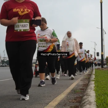 Runner Photo 7732797