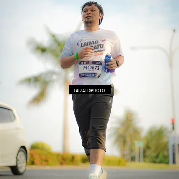 Runner Photo 7732818