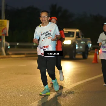 Runner Photo 7732850